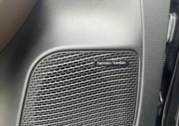 Chrysler Pacifica cena 134900 przebieg: 121000, rok produkcji 2018 z Łomża małe 466